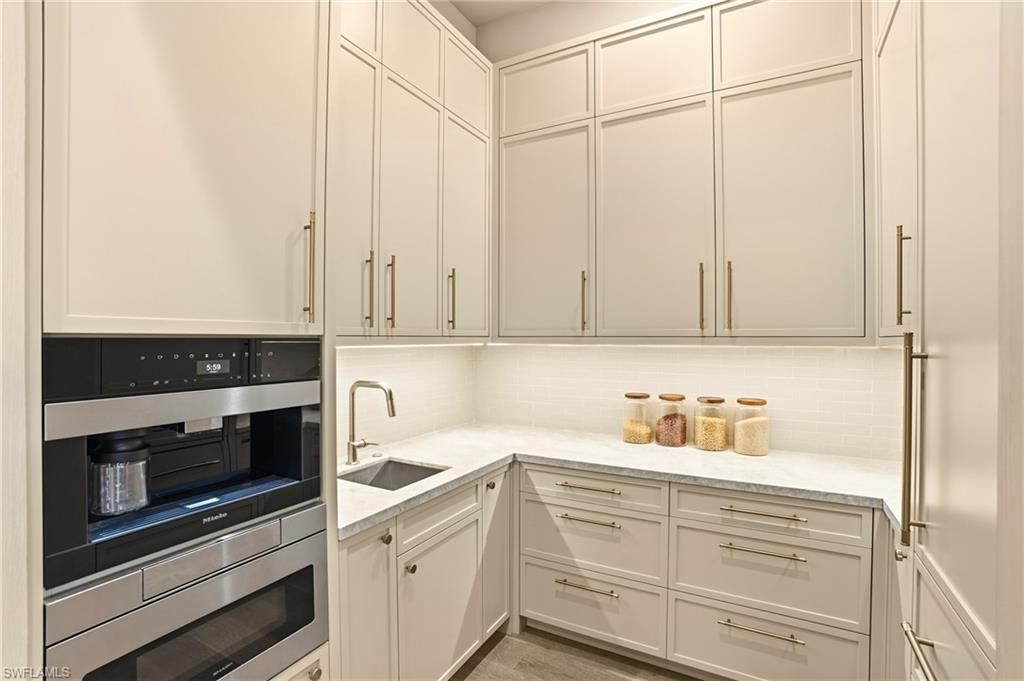 4851 Crayton Rd, Naples, FL 34103 Photo