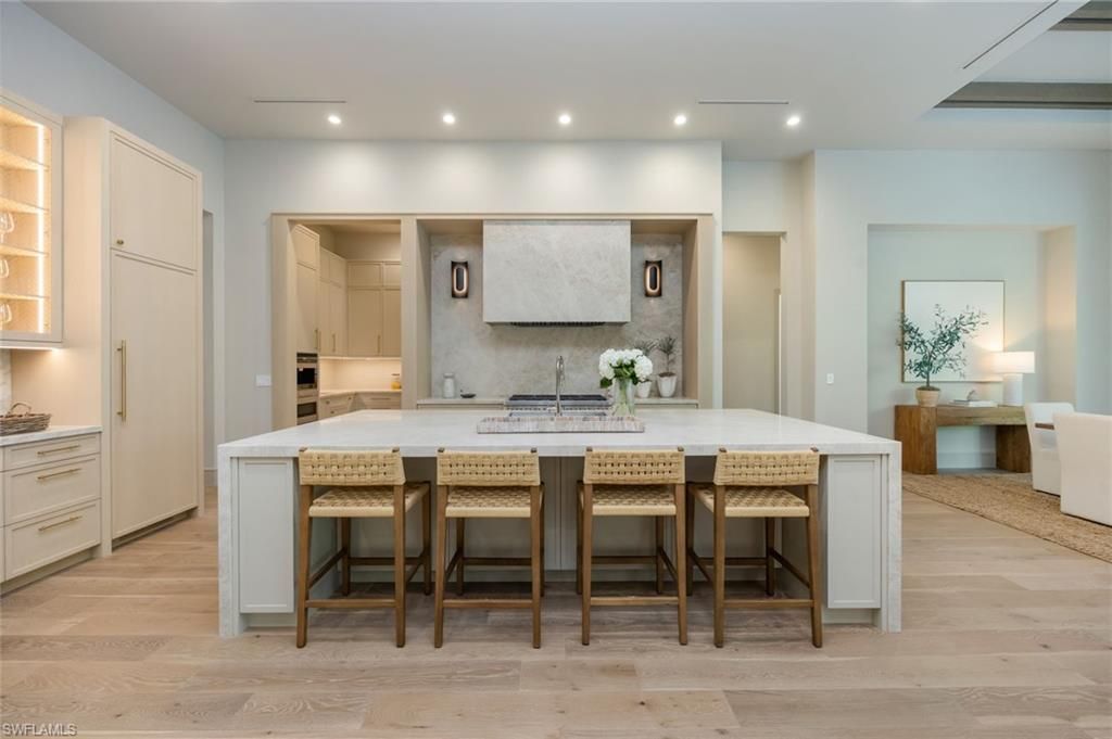 4851 Crayton Rd, Naples, FL 34103 Photo