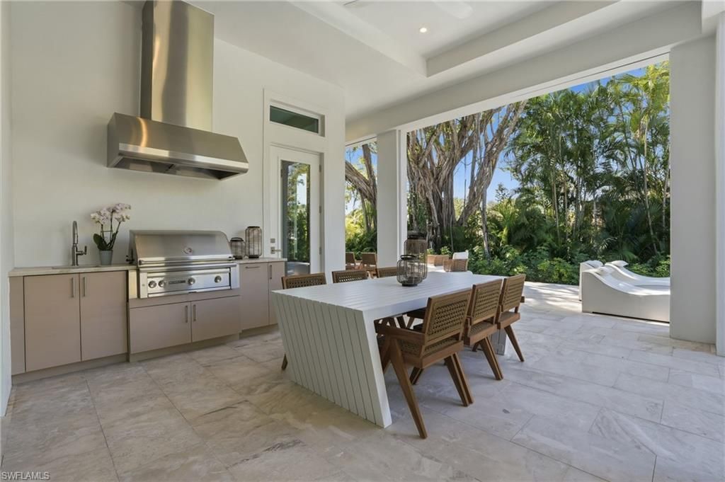 4851 Crayton Rd, Naples, FL 34103 Photo