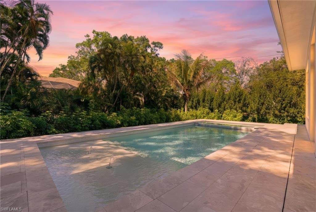 4851 Crayton Rd, Naples, FL 34103 Photo