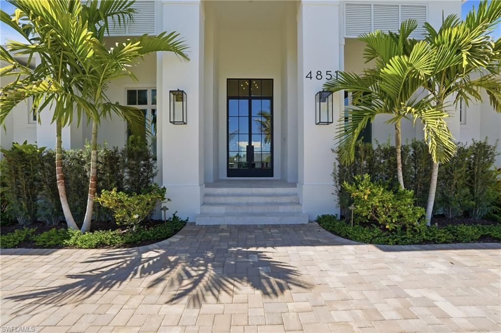 4851 Crayton Rd, Naples, FL 34103 Photo