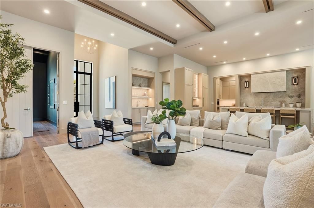 4851 Crayton Rd, Naples, FL 34103 Photo