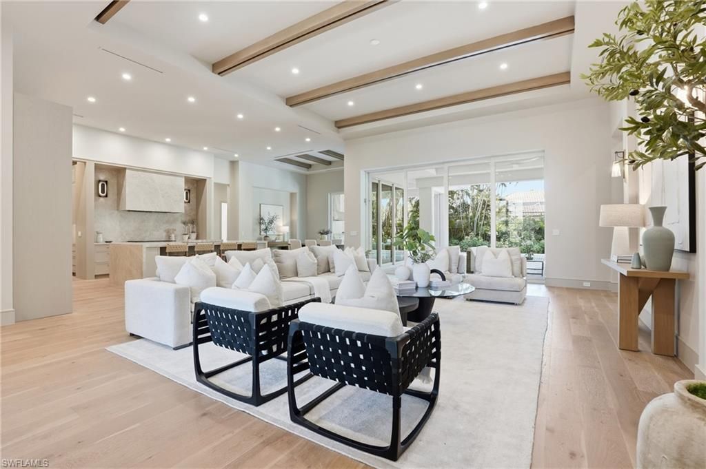 4851 Crayton Rd, Naples, FL 34103 Photo