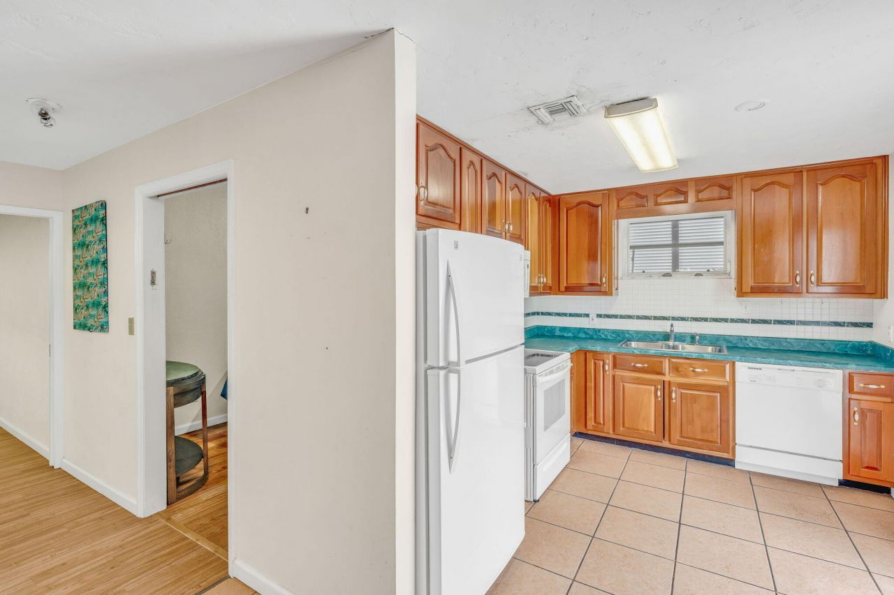 195 W Shore Drive, Summerland Key, FL 33042 Photo