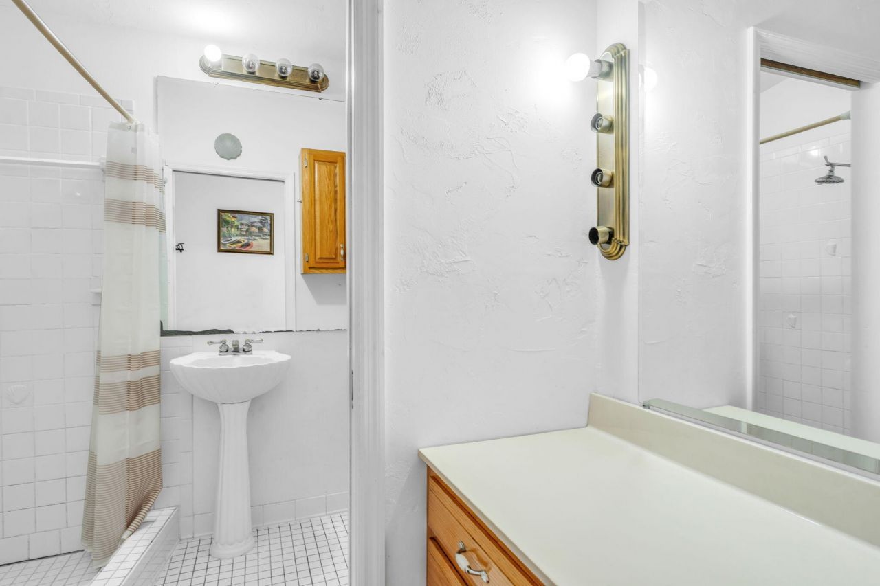 195 W Shore Drive, Summerland Key, FL 33042 Photo