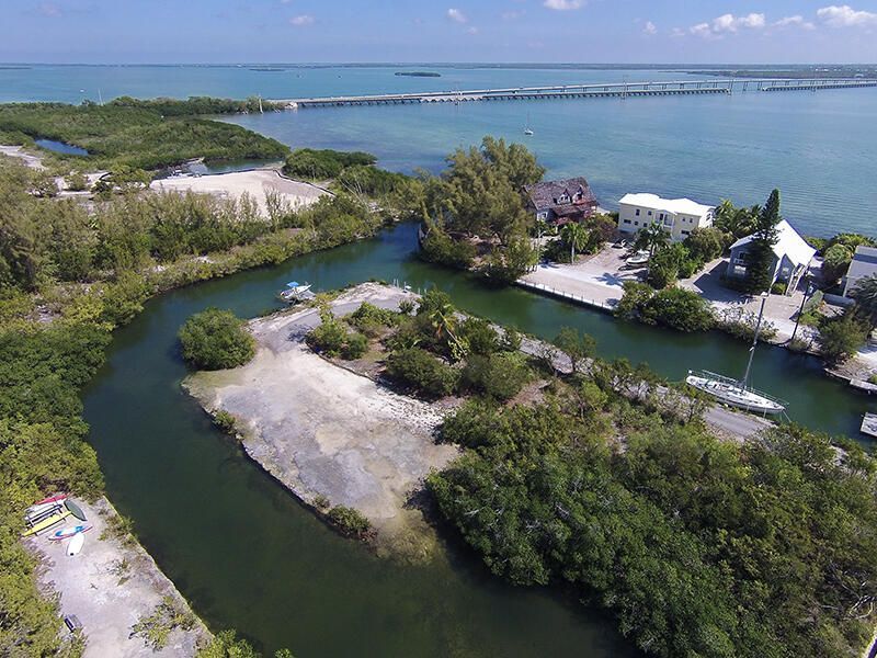 195 W Shore Drive, Summerland Key, FL 33042 Photo