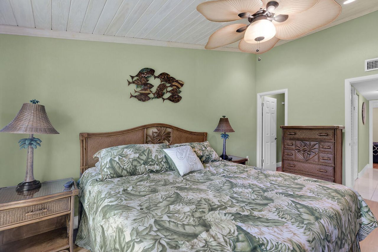 87200 Overseas Highway, Unit M2, Islamorada, FL 33036 Photo