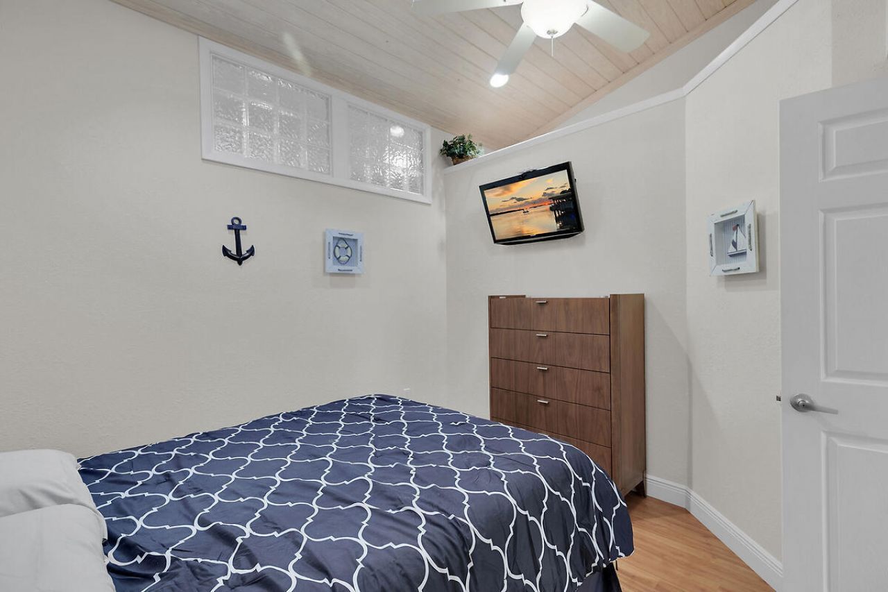 87200 Overseas Highway, Unit M2, Islamorada, FL 33036 Photo