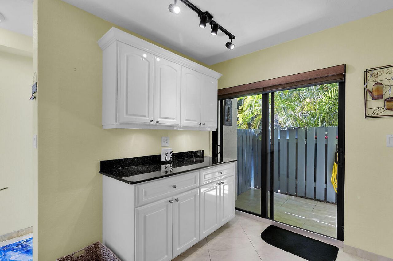 87200 Overseas Highway, Unit M2, Islamorada, FL 33036 Photo