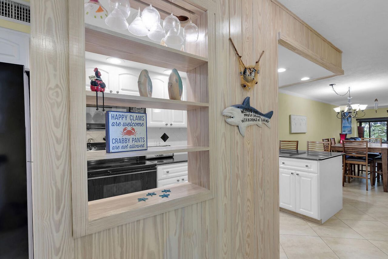 87200 Overseas Highway, Unit M2, Islamorada, FL 33036 Photo