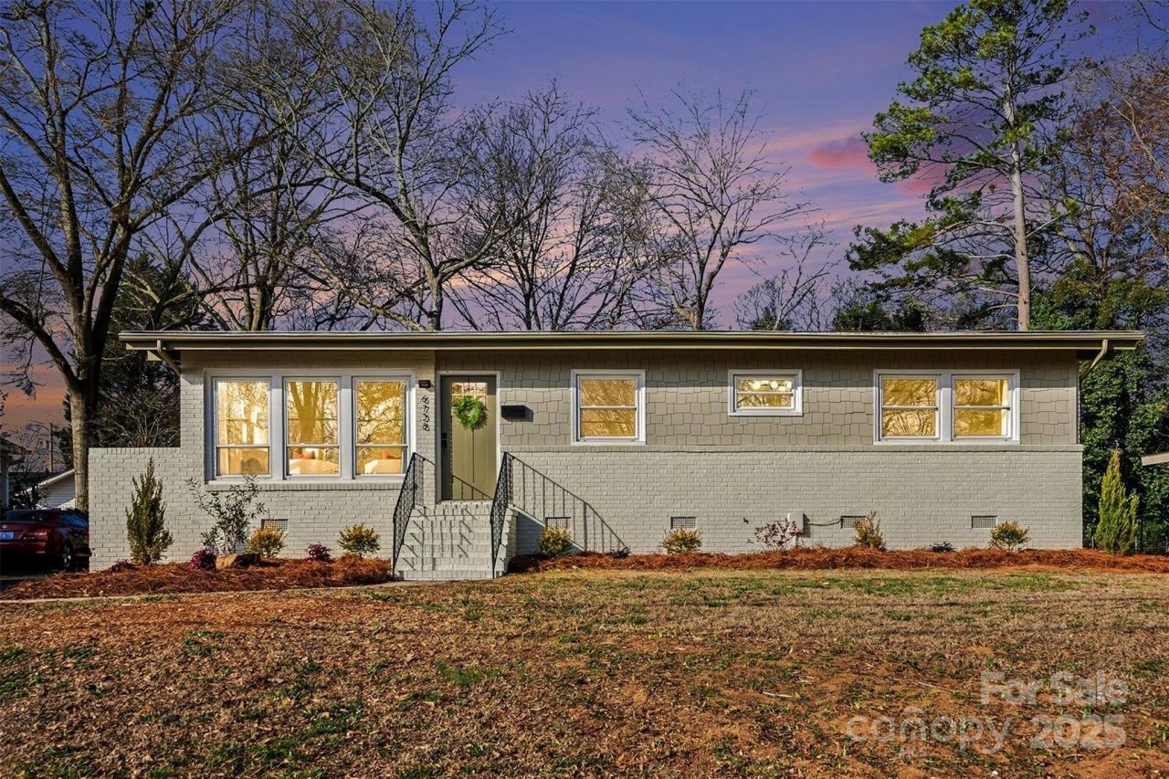 6738 Starcrest Drive, Charlotte, NC 28210 Main Photo