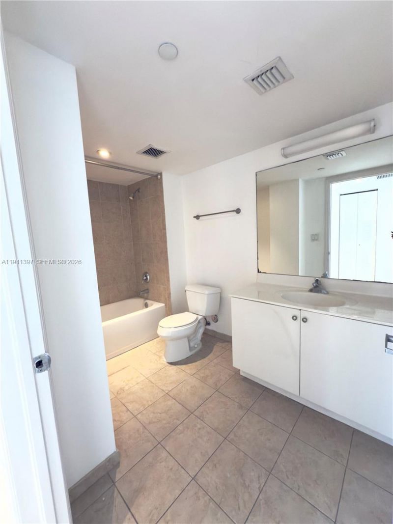111 E Flagler St, Unit 805, Miami, FL 33131 Photo
