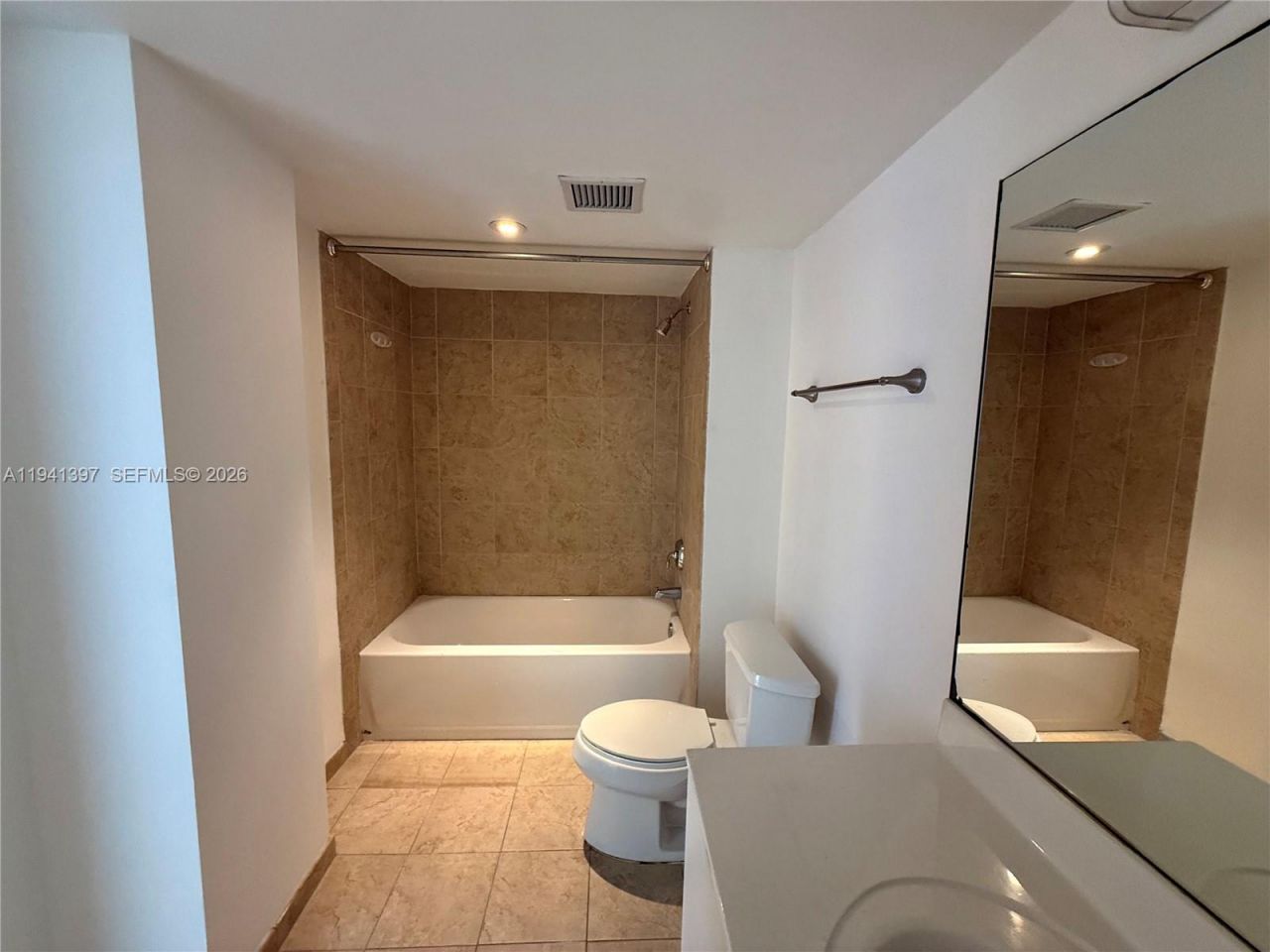 111 E Flagler St, Unit 805, Miami, FL 33131 Photo