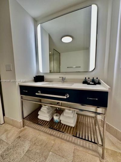 4401 Collins Ave , Unit 1817, Miami Beach, FL 33140 Photo