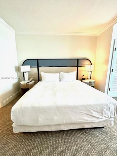 4401 Collins Ave , Unit 1817, Miami Beach, FL 33140 Photo