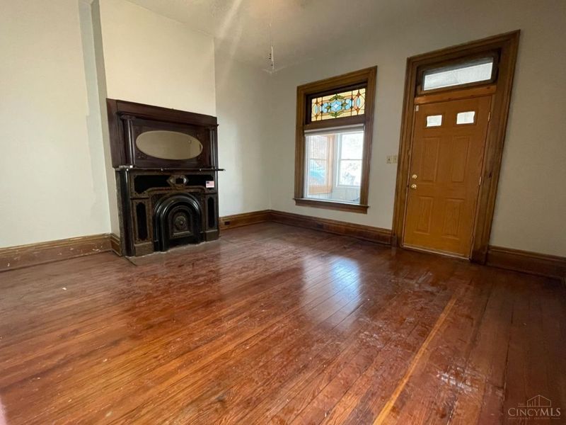 427 Warner Street, Cincinnati, OH 45219 Photo 2