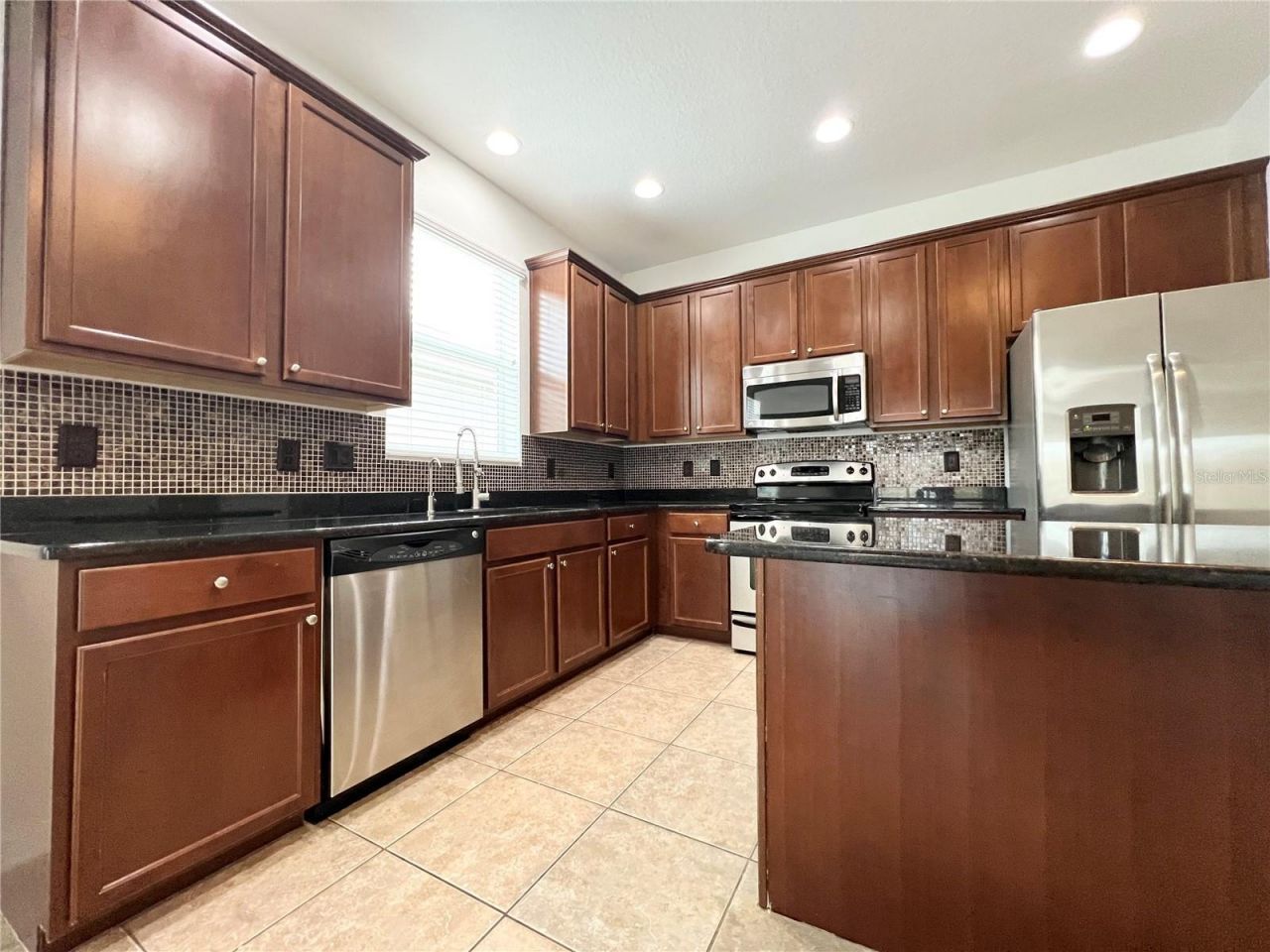 724 Parker Den Drive, Ruskin, FL 33570 Photo