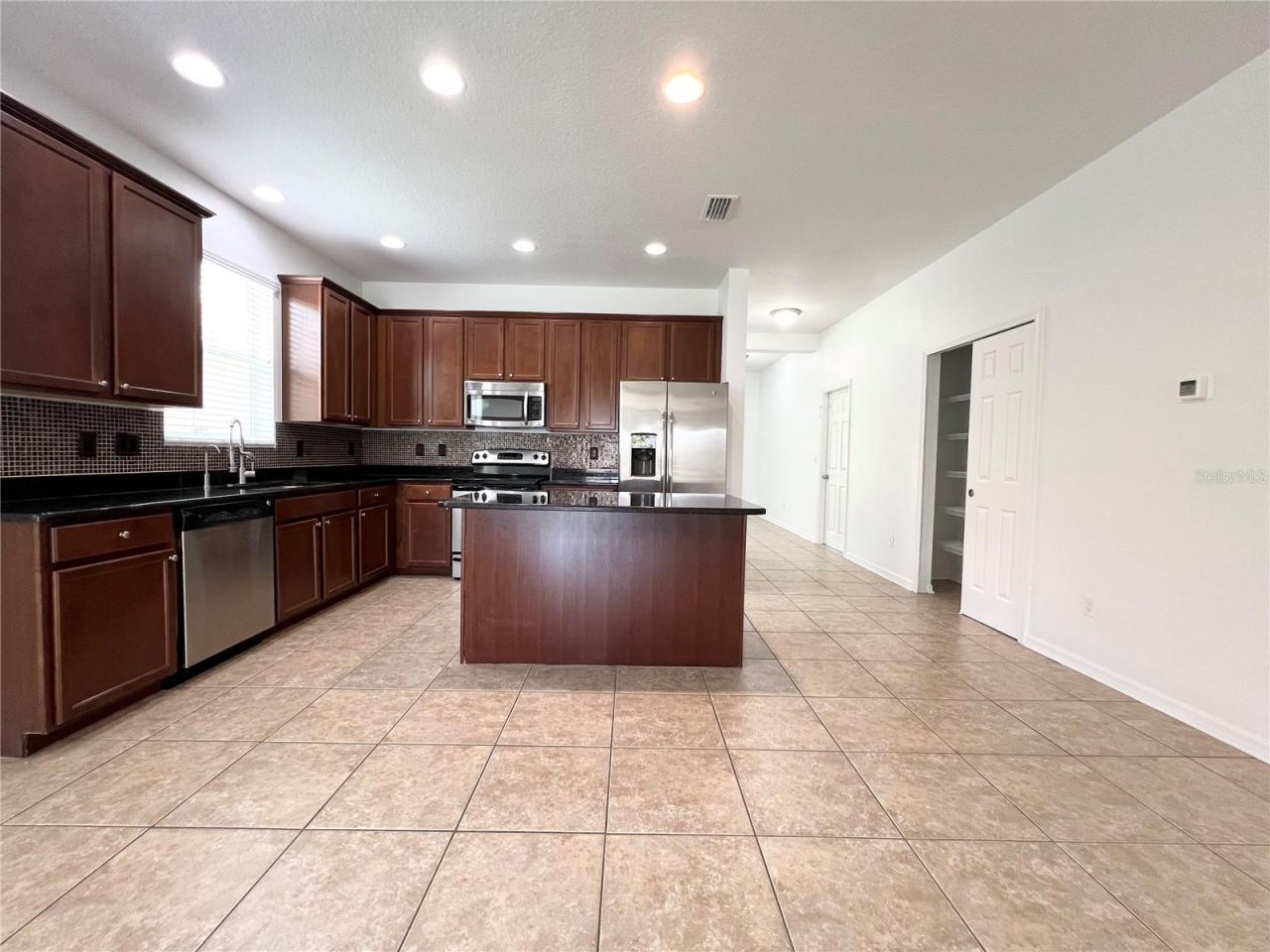 724 Parker Den Drive, Ruskin, FL 33570 Photo