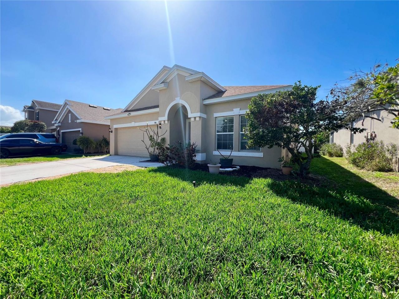 724 Parker Den Drive, Ruskin, FL 33570 Photo
