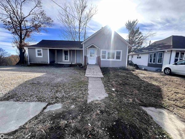 303 W 3rd Street, Lineville, IA 50147