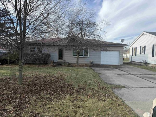 540 S Concetta Common, Monroe Center, MI 48161