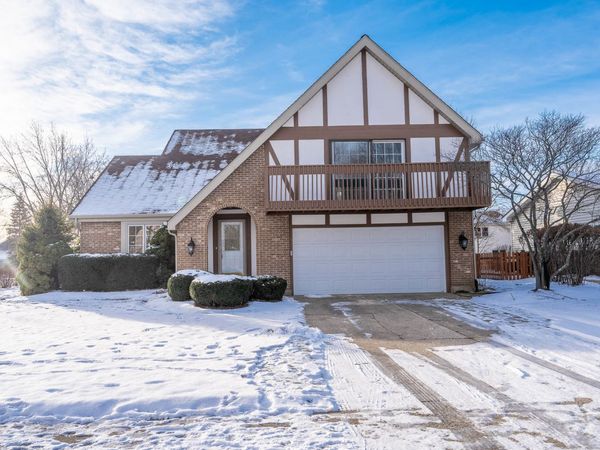 715 Concord Drive, Crystal Lake, IL 60014