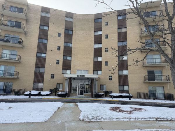 18400 Cherry Creek Drive, Unit 105, Homewood, IL 60430