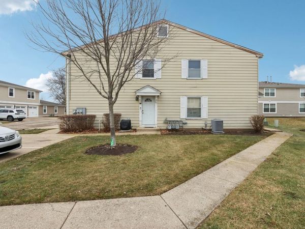 408 Farmingdale Circle, Unit 408, Vernon Hills, IL 60061