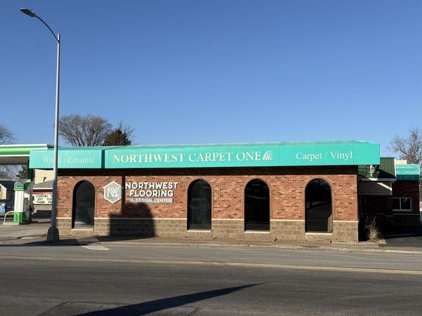 1546 W Locust Street, Davenport, IA 52804