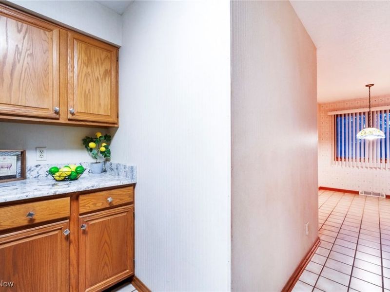 507 Tournament Trail, Cortland, OH 44410 Photo 17