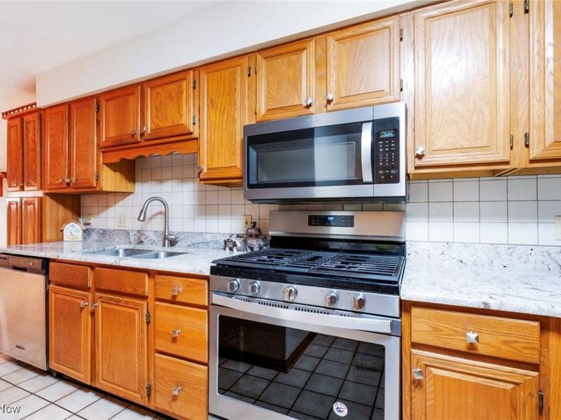 507 Tournament Trail, Cortland, OH 44410 Photo 19