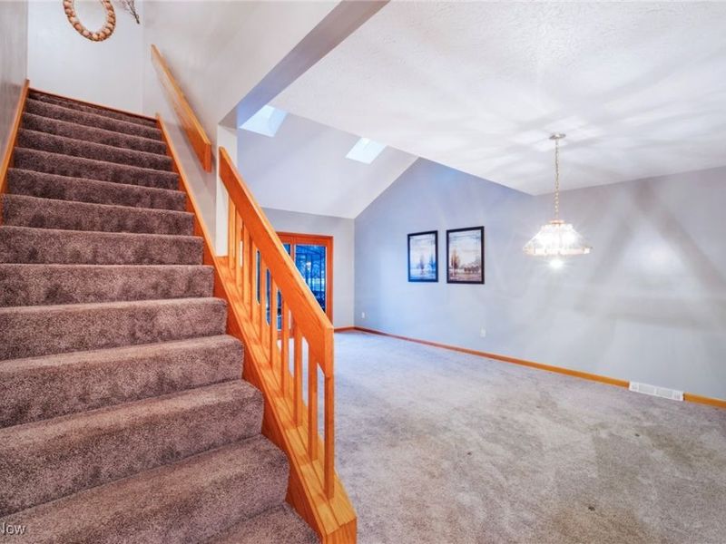 507 Tournament Trail, Cortland, OH 44410 Photo 4