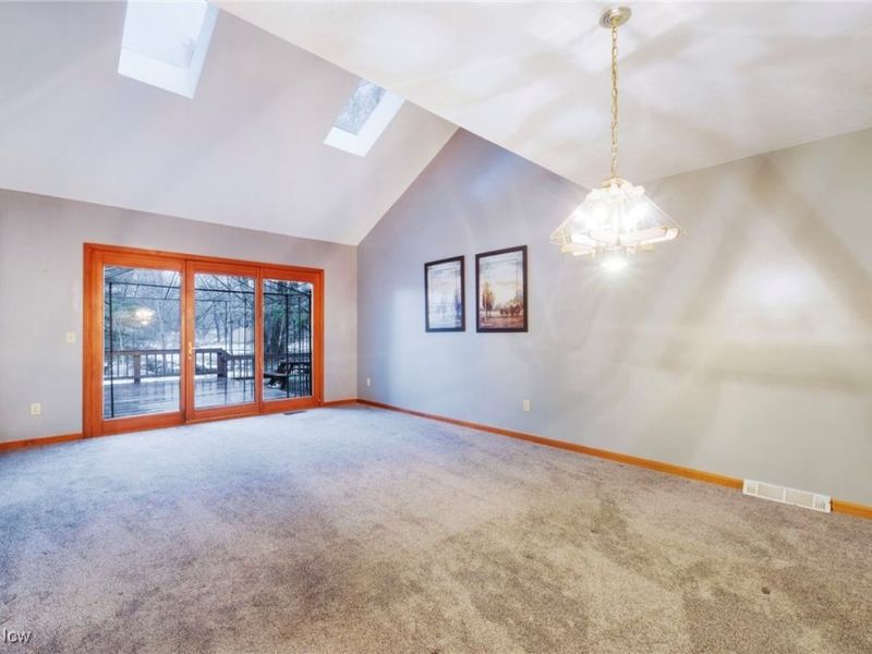 507 Tournament Trail, Cortland, OH 44410 Photo 6