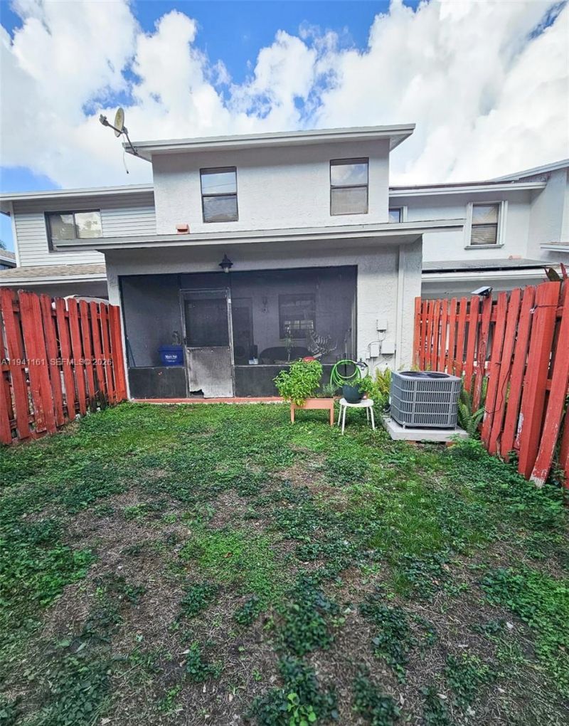 10332 NW 3rd St, Pembroke Pines, FL 33026 Photo