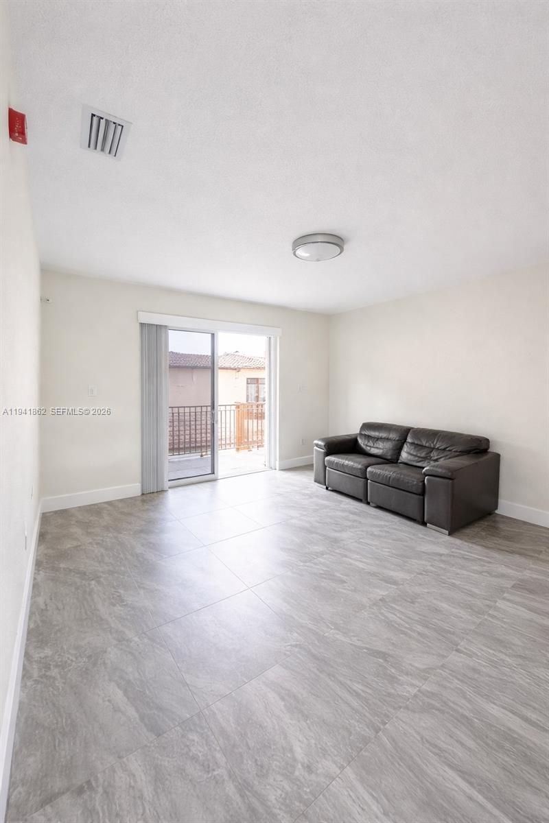 8851 NW 119th St, Unit 6205, Hialeah Gardens, FL 33018 Photo