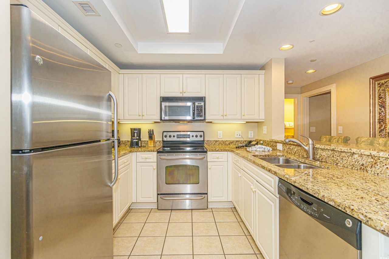 9994 Beach Club Dr. Photo 13