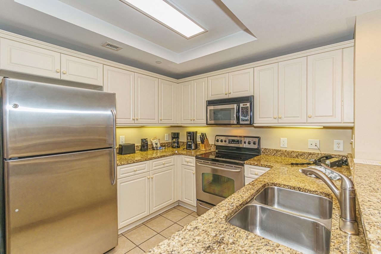 9994 Beach Club Dr. Photo 14