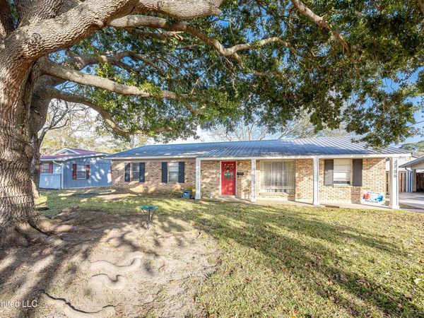 2706 Lynwood Street, Pascagoula, MS 39567