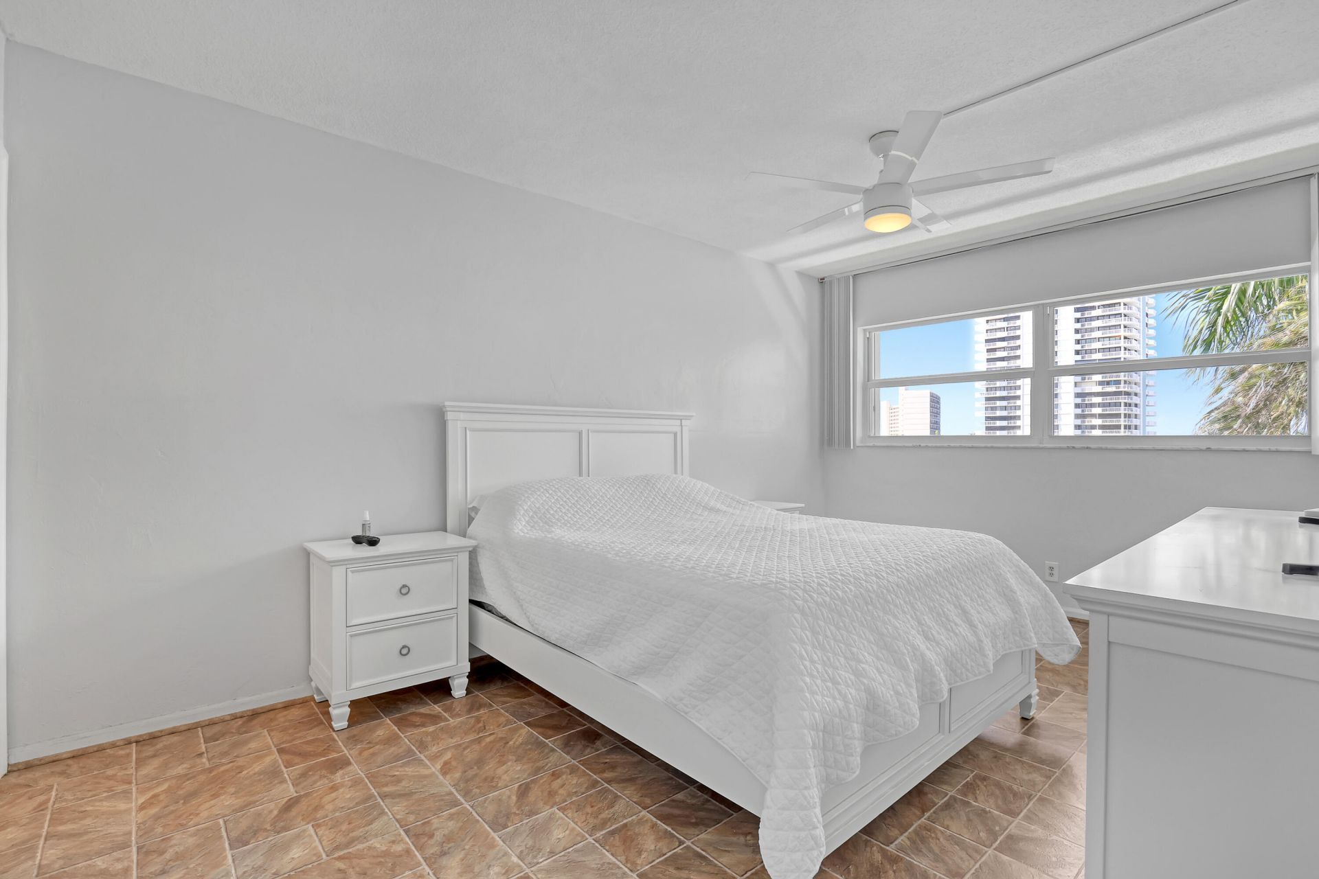 28 Yacht Club Drive, Unit 409, North Palm Beach, FL 33408 Photo