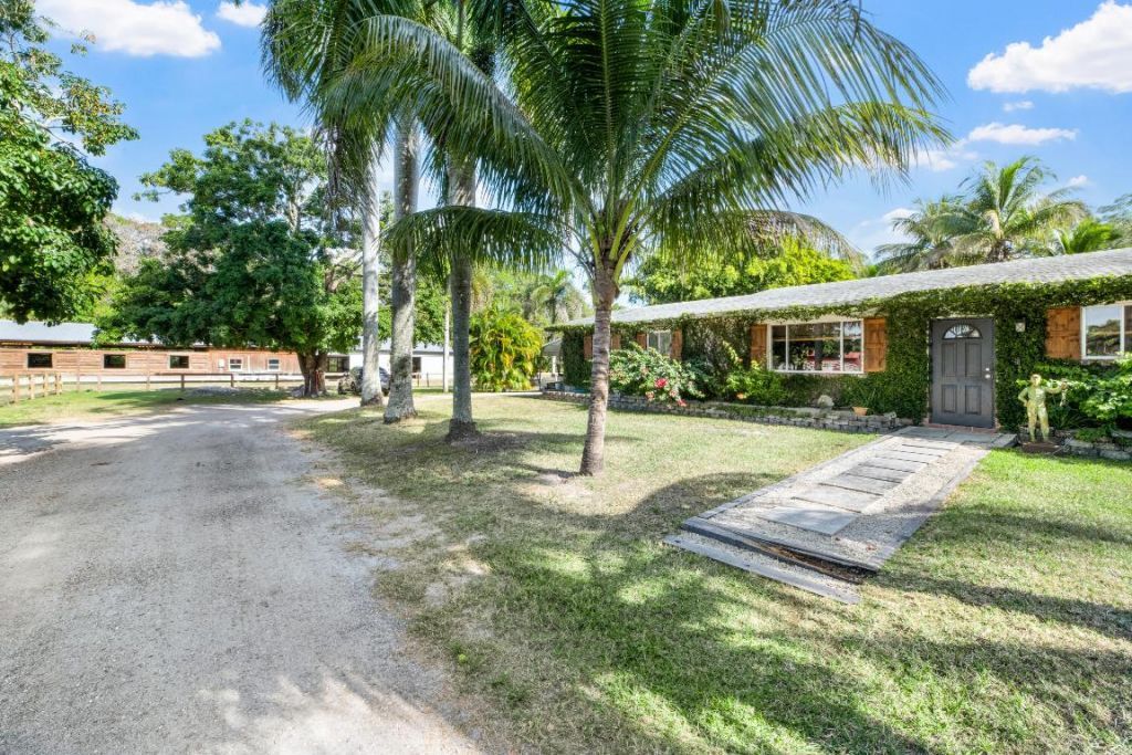 1068 D Road, Loxahatchee Groves, FL 33470 Photo