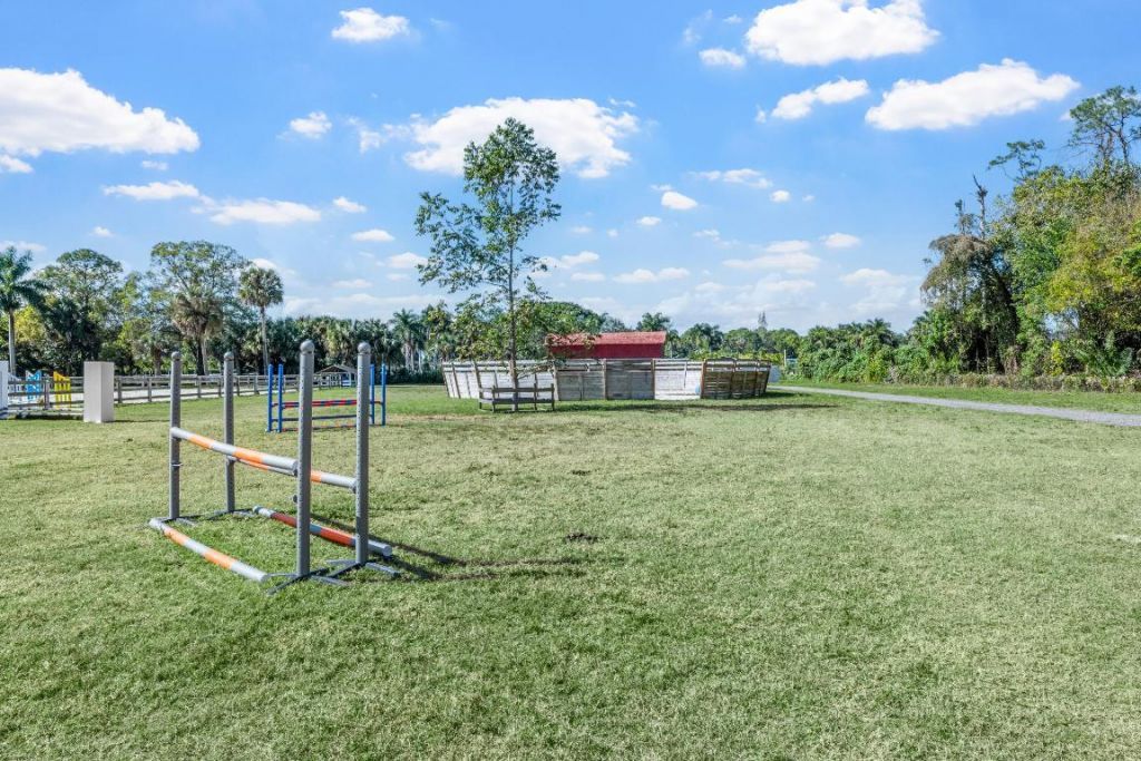 1068 D Road, Loxahatchee Groves, FL 33470 Photo