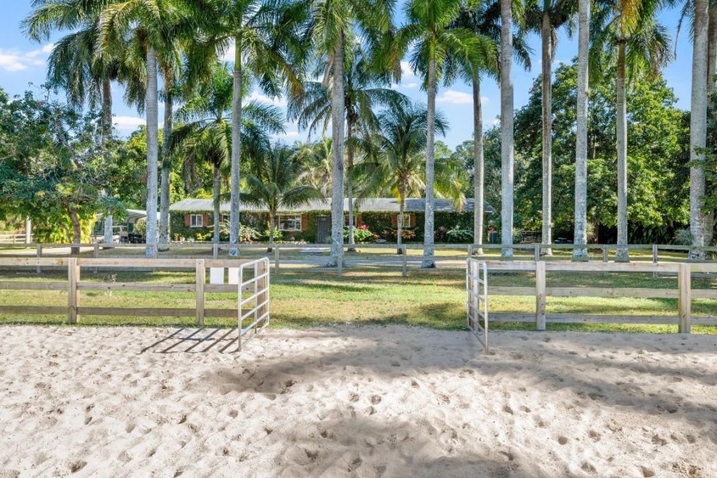 1068 D Road, Loxahatchee Groves, FL 33470 Photo