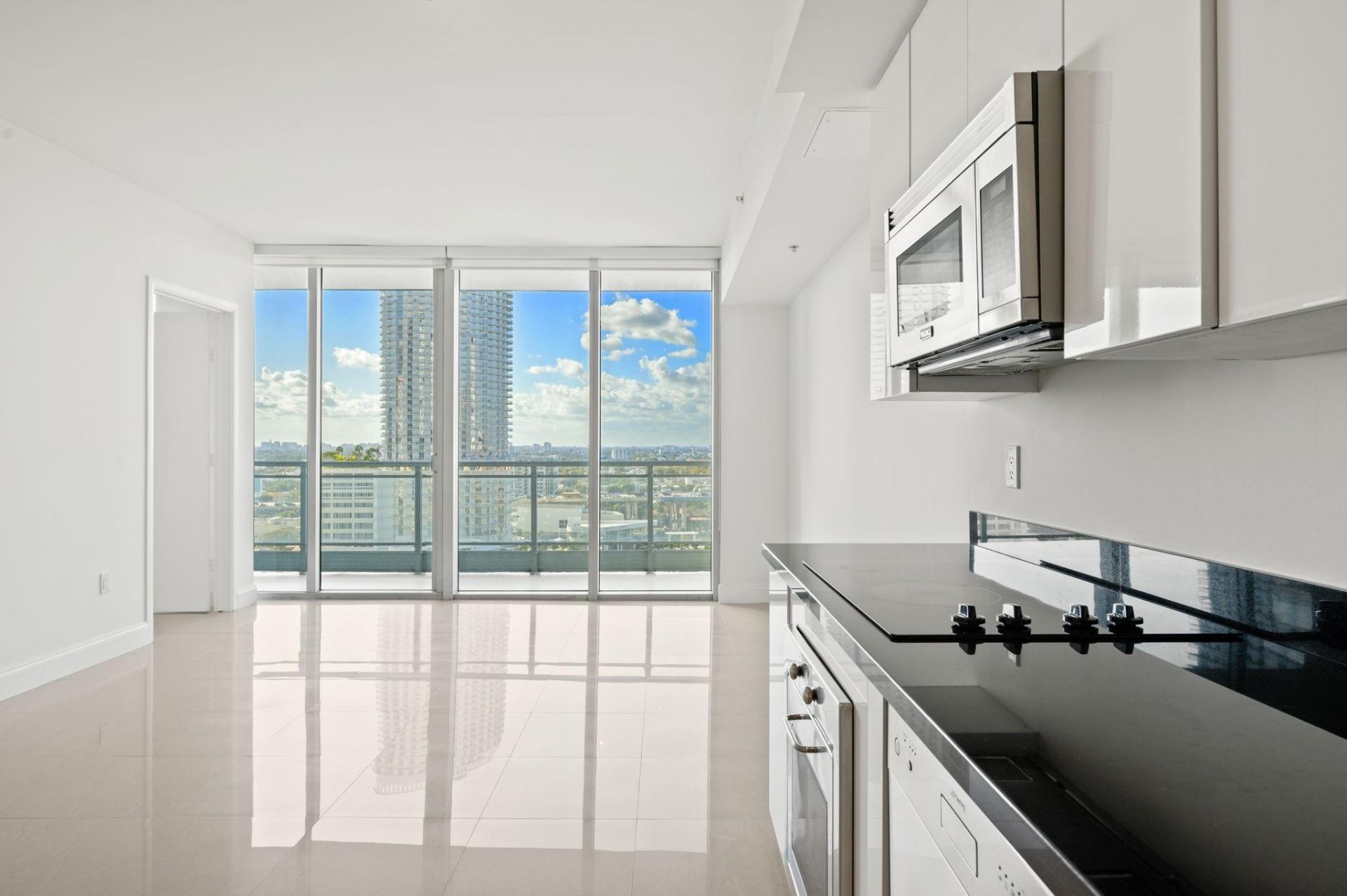 92 SW 3rd Street, Unit 1807, Miami, FL 33130 Photo