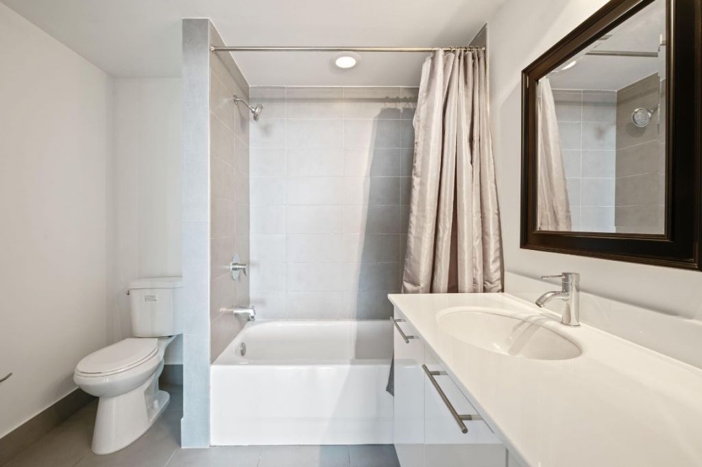 92 SW 3rd St, Unit 1807, Miami, FL 33130 Photo