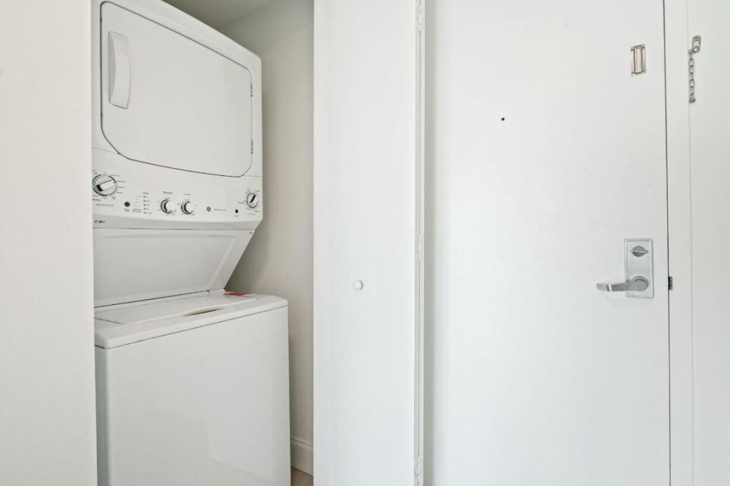 92 SW 3rd St, Unit 1807, Miami, FL 33130 Photo