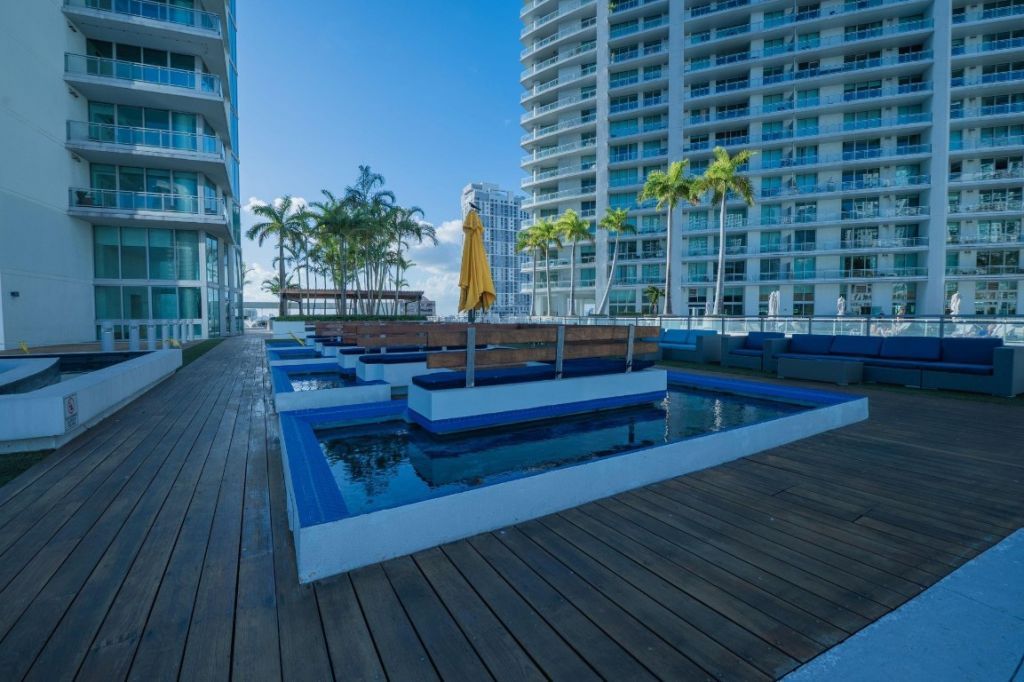 92 SW 3rd St, Unit 1807, Miami, FL 33130 Photo