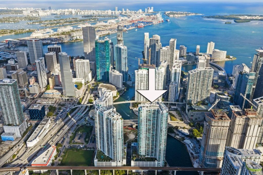 92 SW 3rd St, Unit 1807, Miami, FL 33130 Photo