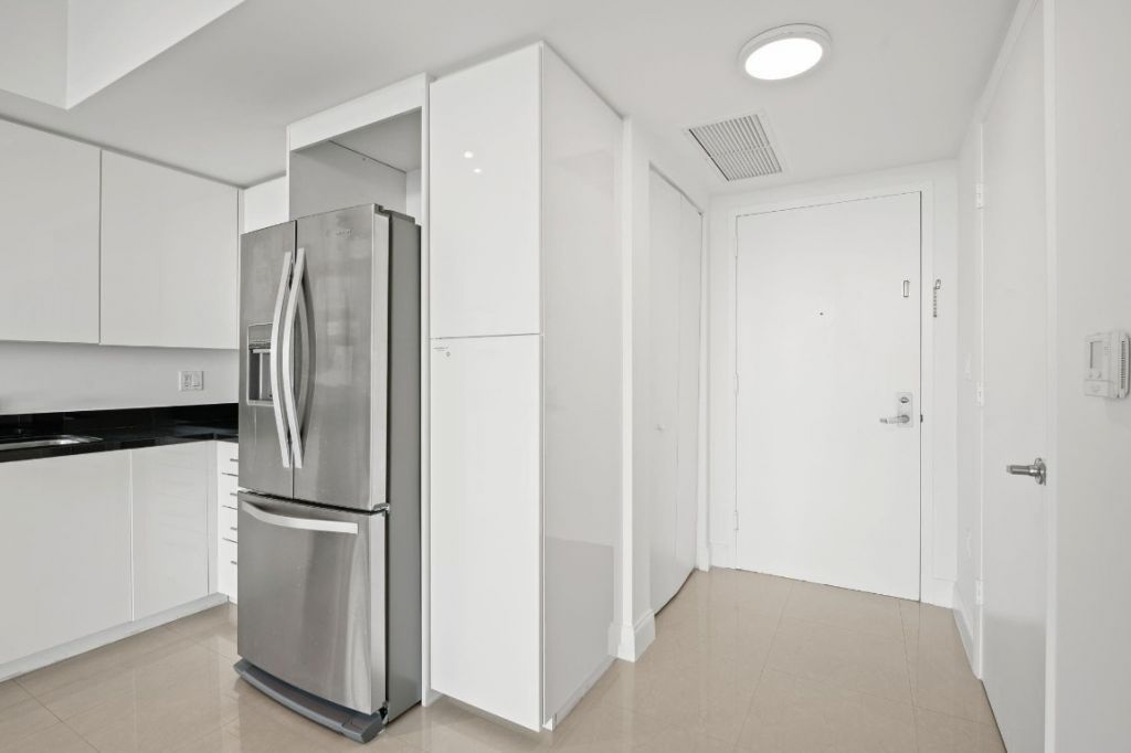 92 SW 3rd St, Unit 1807, Miami, FL 33130 Photo