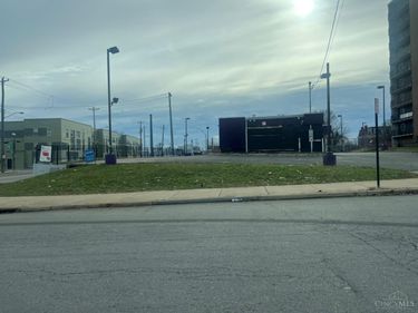 2945 Gilbert Avenue, Cincinnati, OH 45206