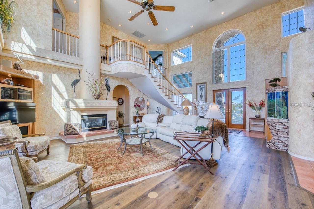 2829 Seabreeze Drive S, Gulfport, FL 33707 Photo